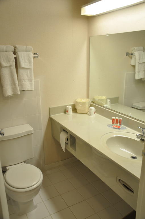 Airport Inn Flint Habitación foto